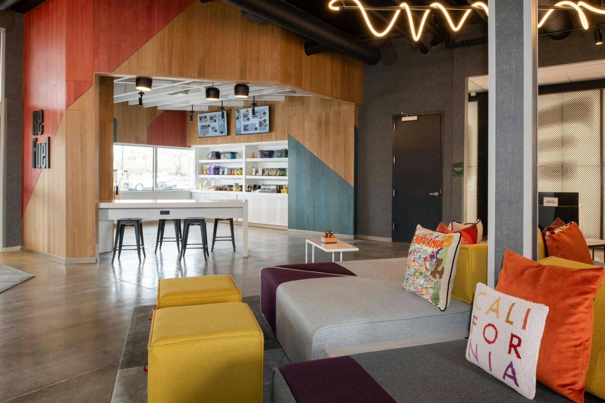 Aloft Sacramento Airport Natomas Hotel Exterior photo