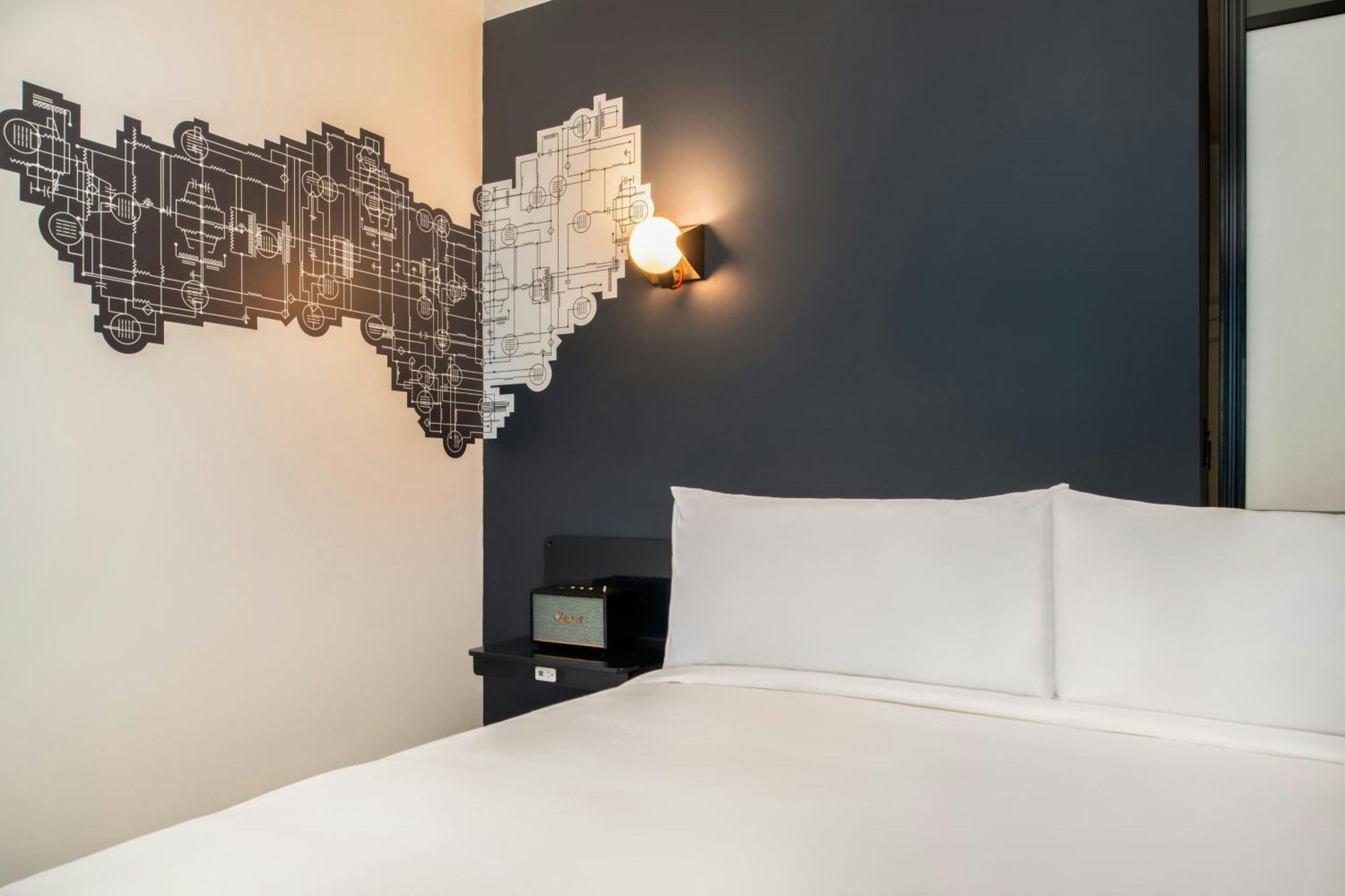 Aloft Sacramento Airport Natomas Hotel Exterior photo